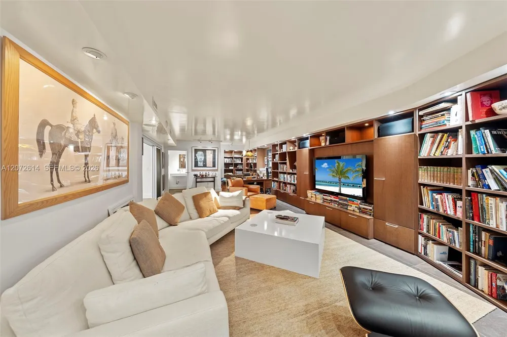 600 Grapetree Dr #6BS Key Biscayne, FL 33149