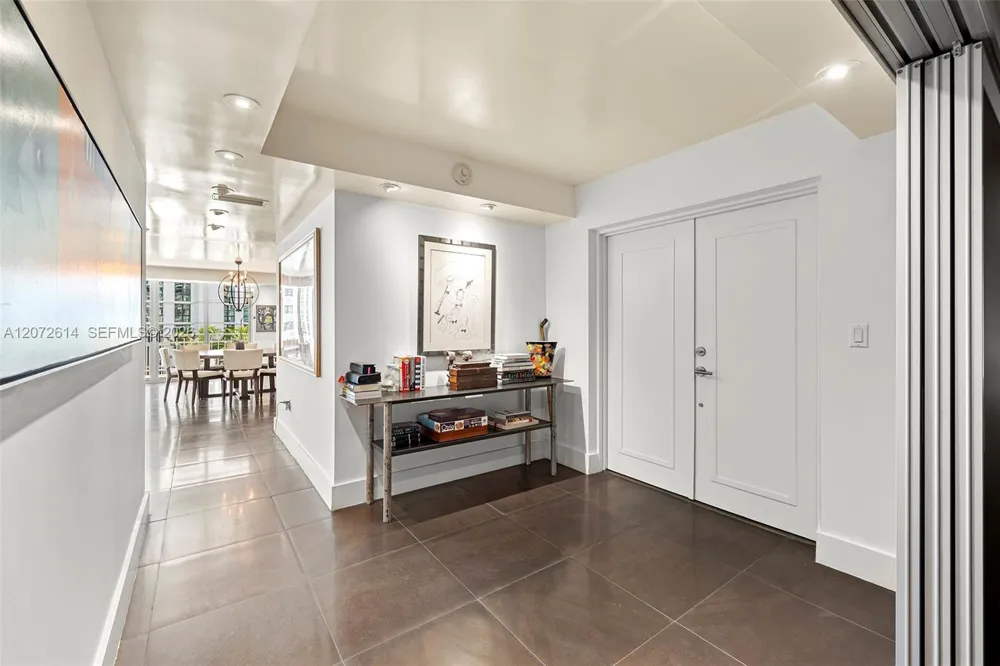 600 Grapetree Dr #6BS Key Biscayne, FL 33149