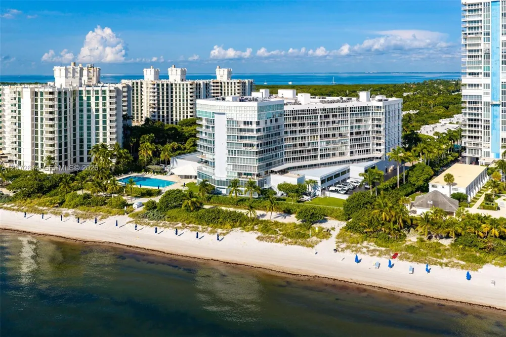 600 Grapetree Dr #6BS Key Biscayne, FL 33149