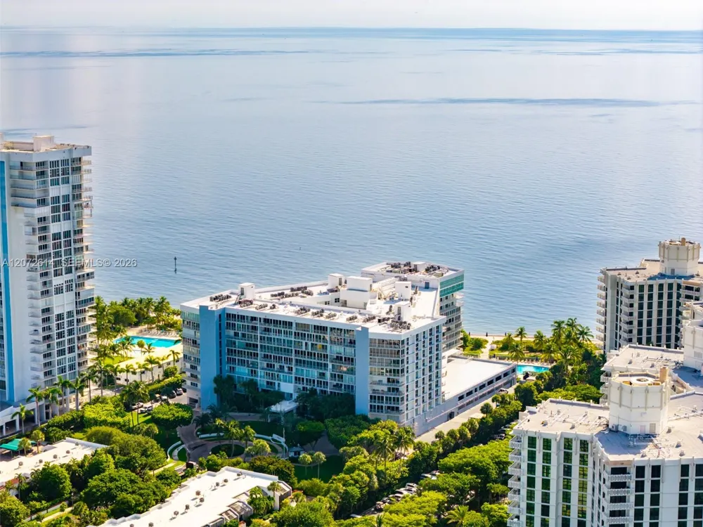 600 Grapetree Dr #6BS Key Biscayne, FL 33149
