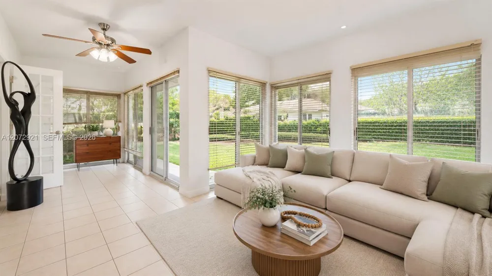 5700 White Hickory Cir Tamarac, FL 33319