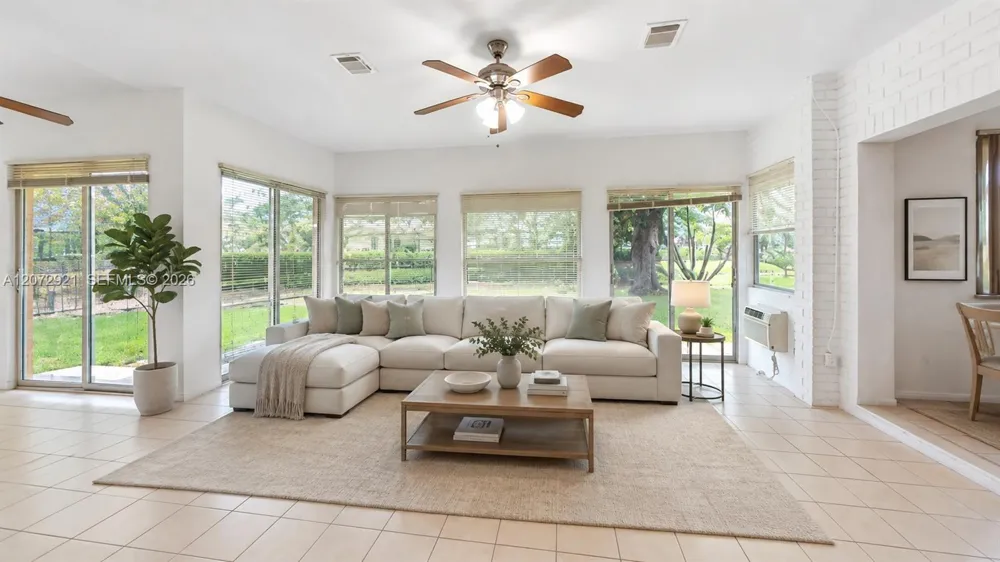 5700 White Hickory Cir Tamarac, FL 33319
