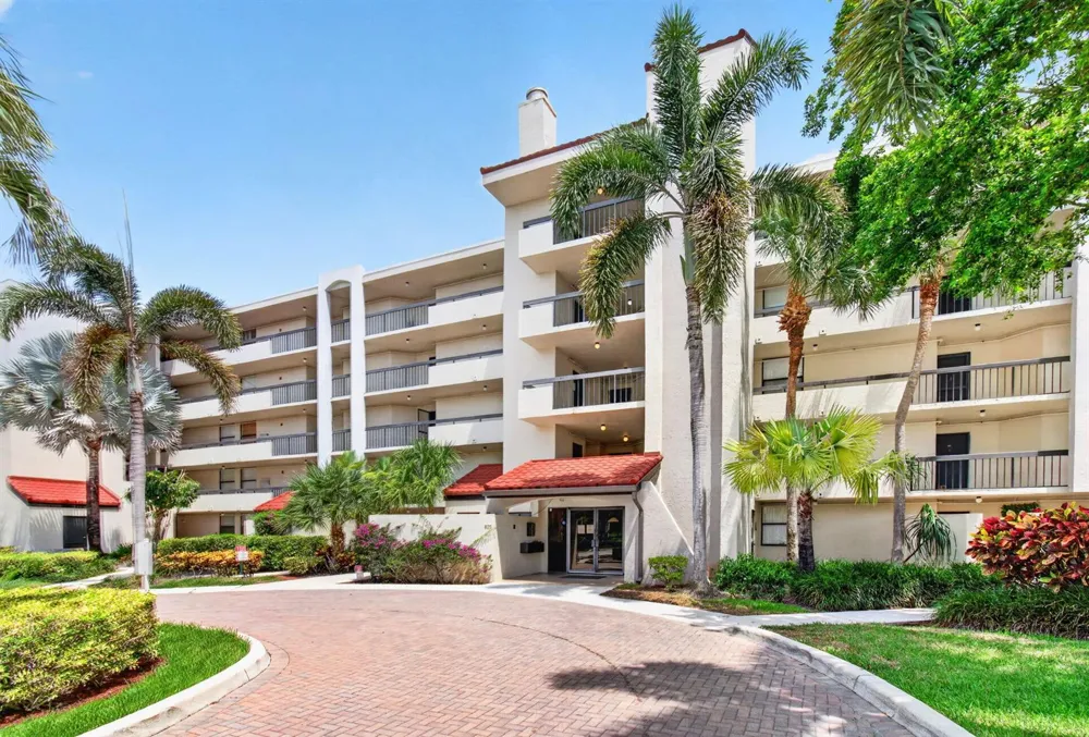 825 Egret Circle #504 Delray Beach, FL 33444