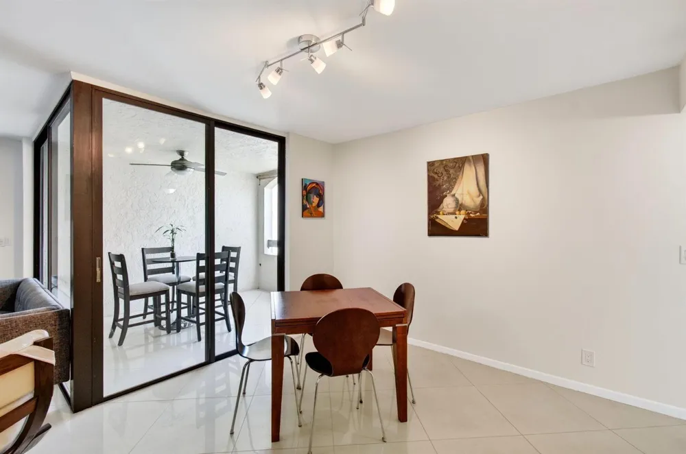 825 Egret Circle #504 Delray Beach, FL 33444