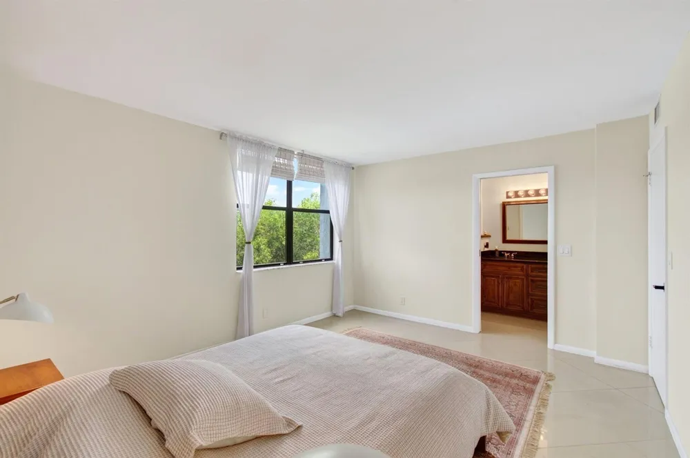 825 Egret Circle #504 Delray Beach, FL 33444