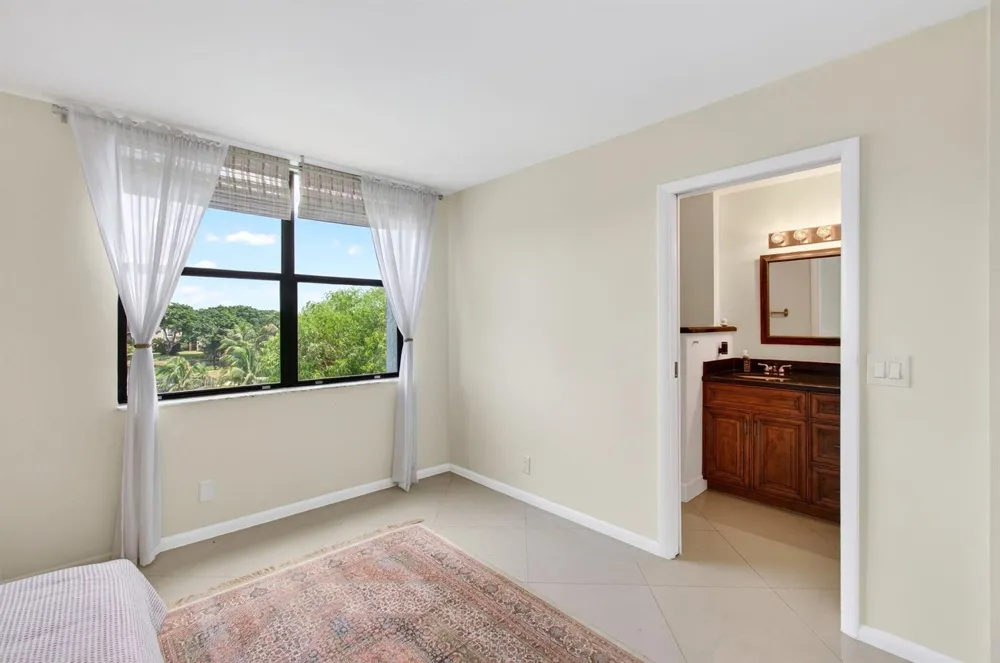 825 Egret Circle #504 Delray Beach, FL 33444
