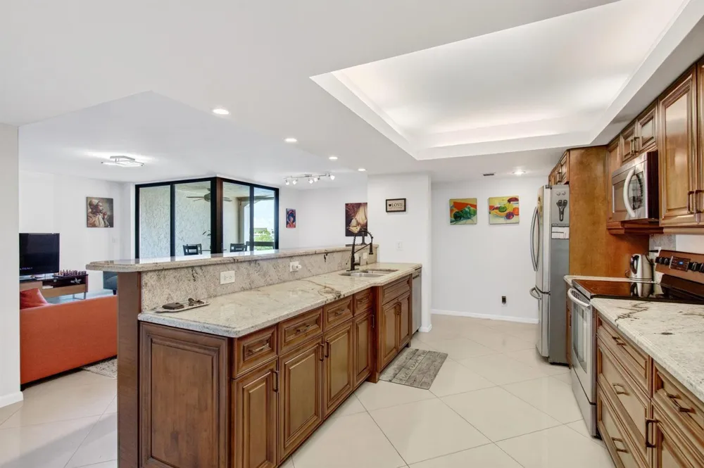 825 Egret Circle #504 Delray Beach, FL 33444