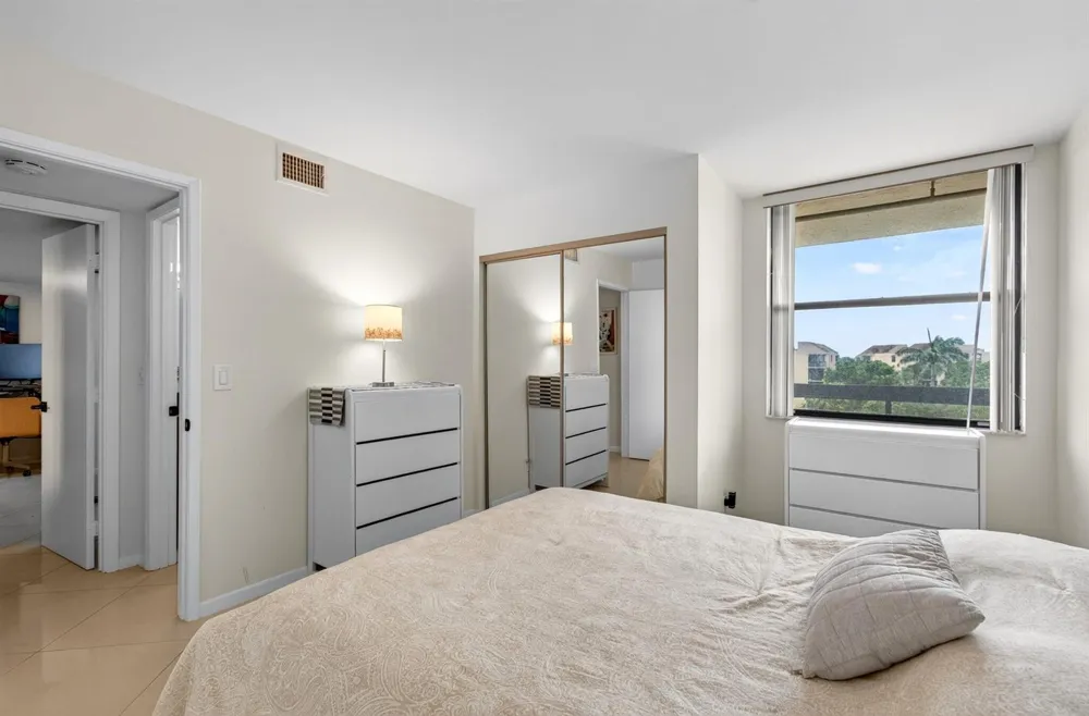 825 Egret Circle #504 Delray Beach, FL 33444