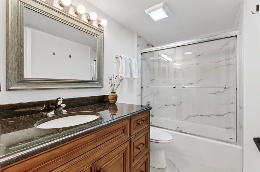 825 Egret Circle #504 Delray Beach, FL 33444
