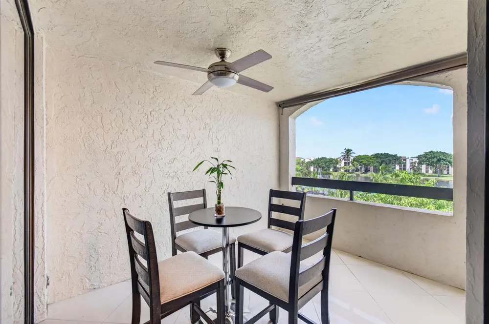 825 Egret Circle #504 Delray Beach, FL 33444