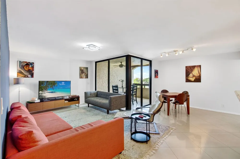 825 Egret Circle #504 Delray Beach, FL 33444