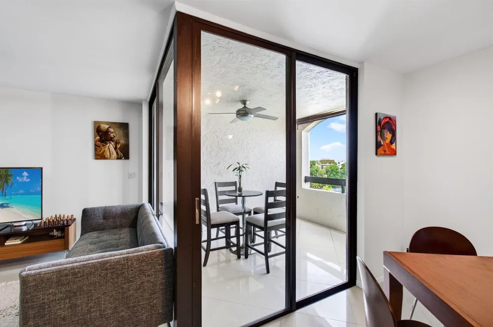 825 Egret Circle #504 Delray Beach, FL 33444