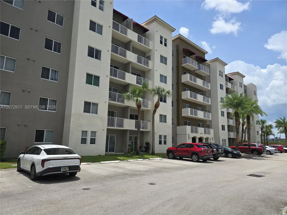 11060 SW 196th St #413 Cutler Bay, FL 33157