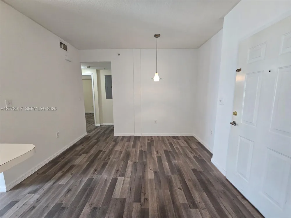 11060 SW 196th St #413 Cutler Bay, FL 33157