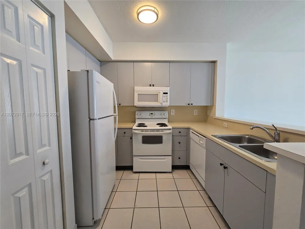 11060 SW 196th St #413 Cutler Bay, FL 33157