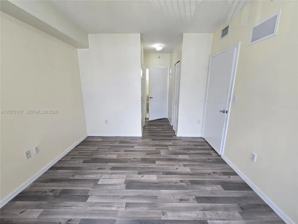 11060 SW 196th St #413 Cutler Bay, FL 33157