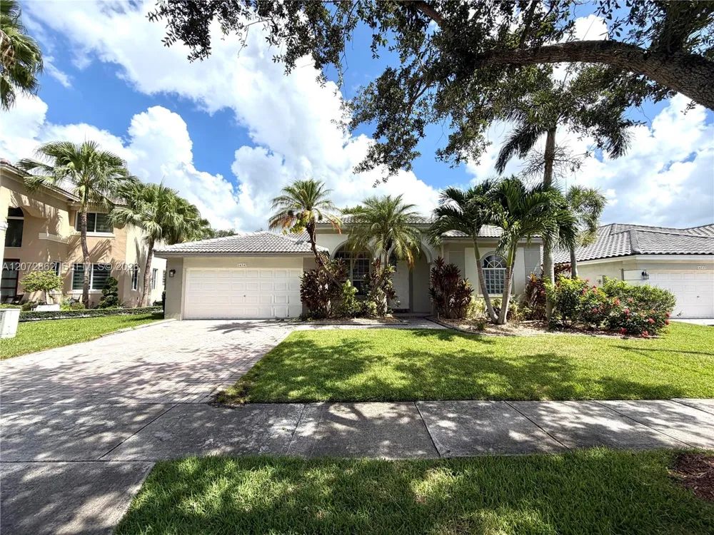 16747 NW 10th St Pembroke Pines, FL 33028