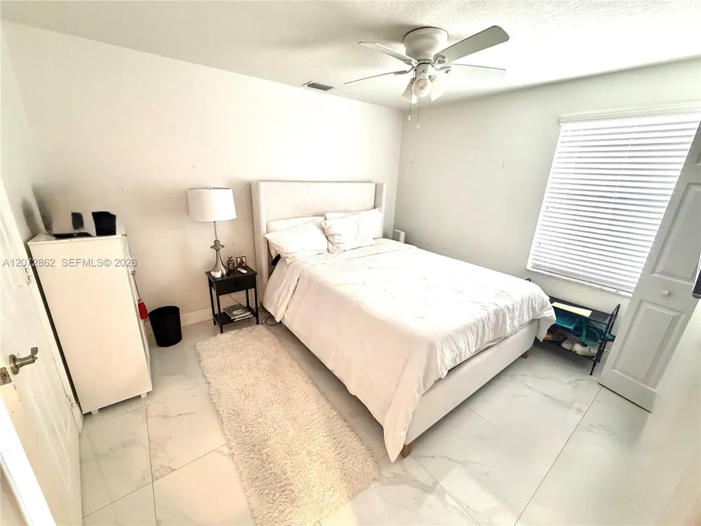 16747 NW 10th St Pembroke Pines, FL 33028