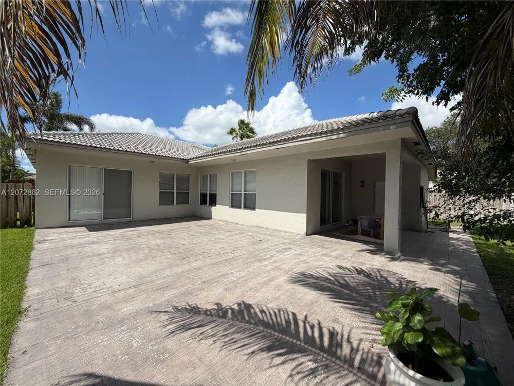 16747 NW 10th St Pembroke Pines, FL 33028