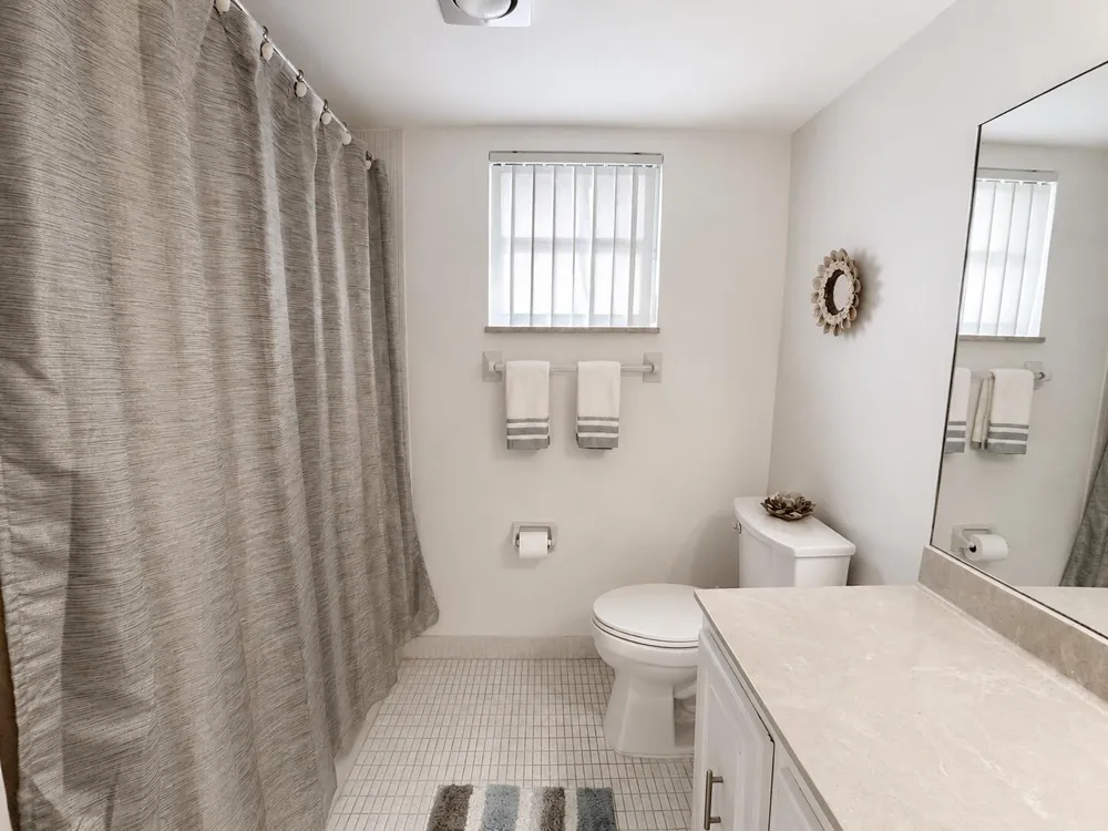 27 COLONIAL CLUB DRIVE #105 Boynton Beach, FL 33435