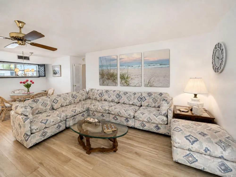 27 COLONIAL CLUB DRIVE #105 Boynton Beach, FL 33435