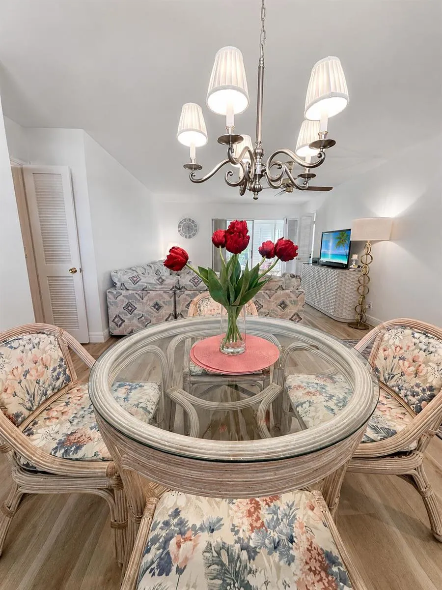 27 COLONIAL CLUB DRIVE #105 Boynton Beach, FL 33435