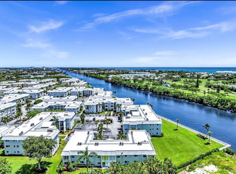 27 COLONIAL CLUB DRIVE #105 Boynton Beach, FL 33435