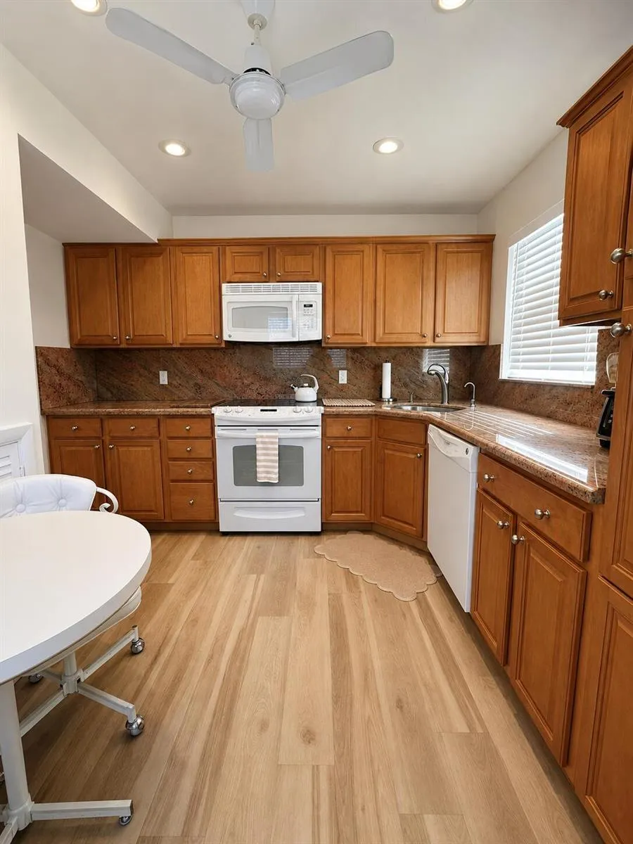 27 COLONIAL CLUB DRIVE #105 Boynton Beach, FL 33435