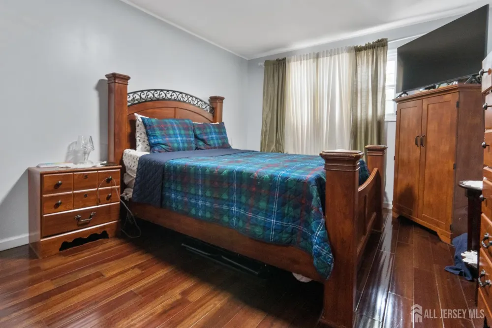 395 College Drive Edison, NJ 08817