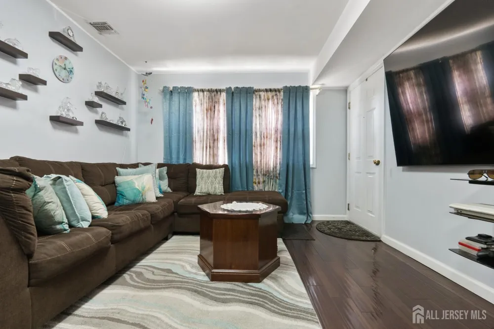 395 College Drive Edison, NJ 08817
