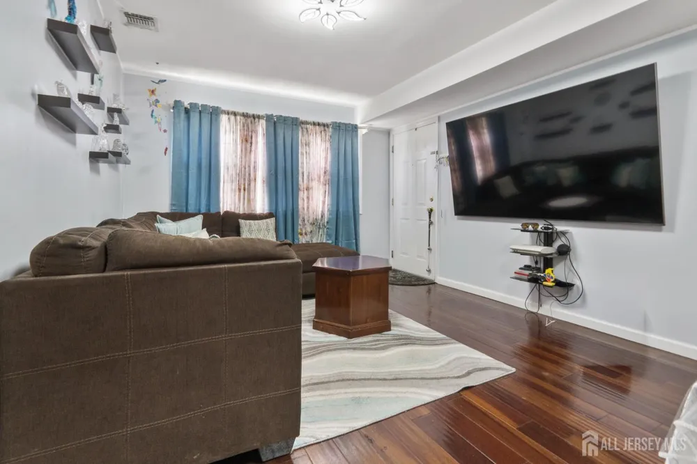 395 College Drive Edison, NJ 08817