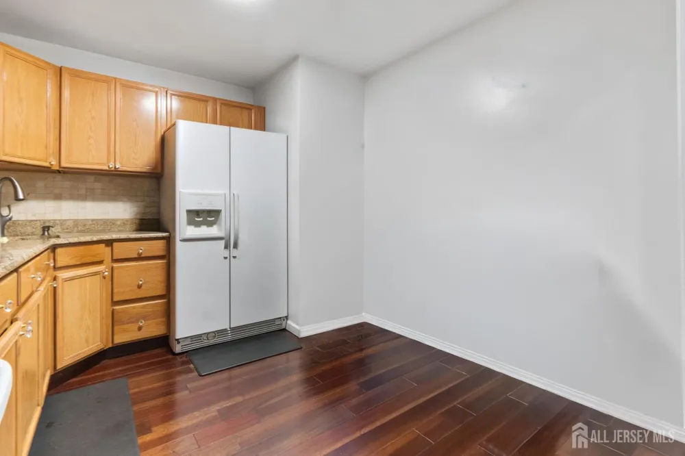 395 College Drive Edison, NJ 08817