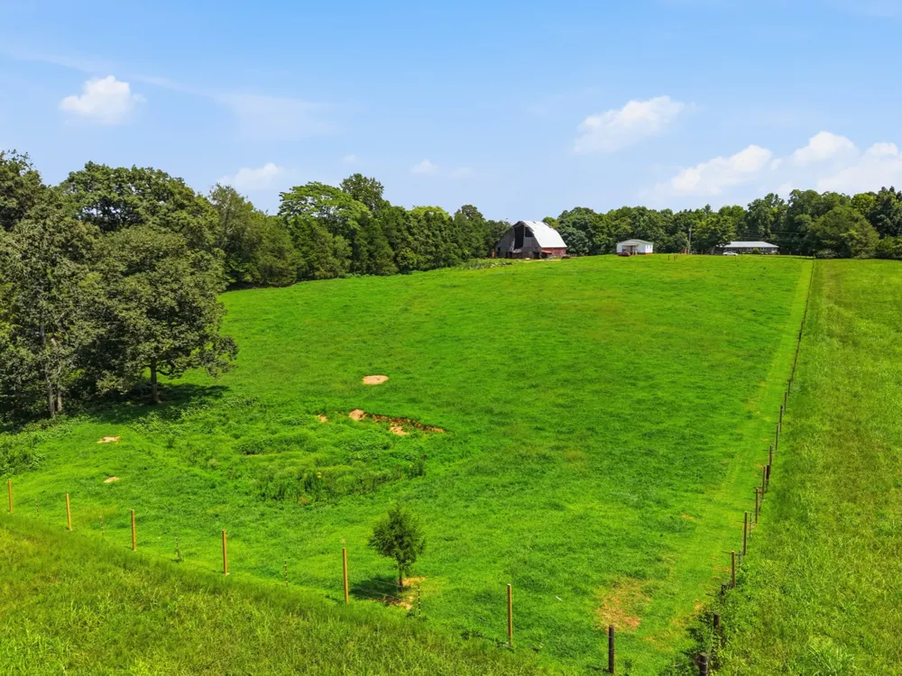 17904 Old Kentucky Rd Walling, TN 38587