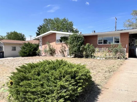 1005 S Cedar Street