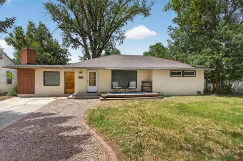 93 El Camino Drive