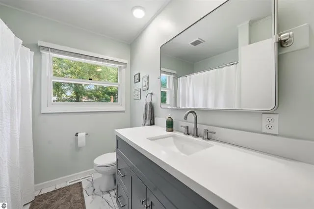 714 Sunset Lane Cadillac City, MI 49601