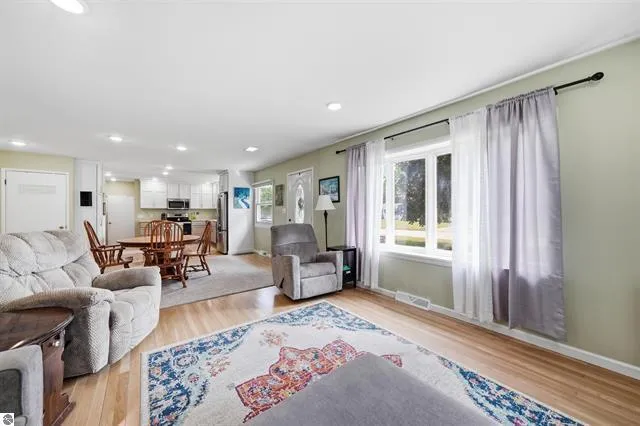 714 Sunset Lane Cadillac City, MI 49601