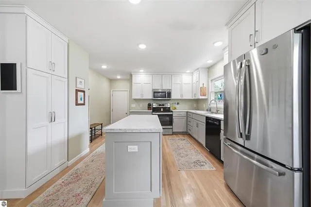 714 Sunset Lane Cadillac City, MI 49601