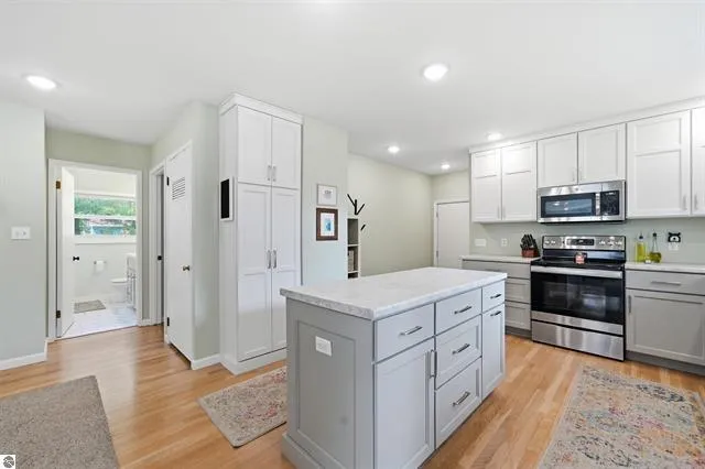 714 Sunset Lane Cadillac City, MI 49601