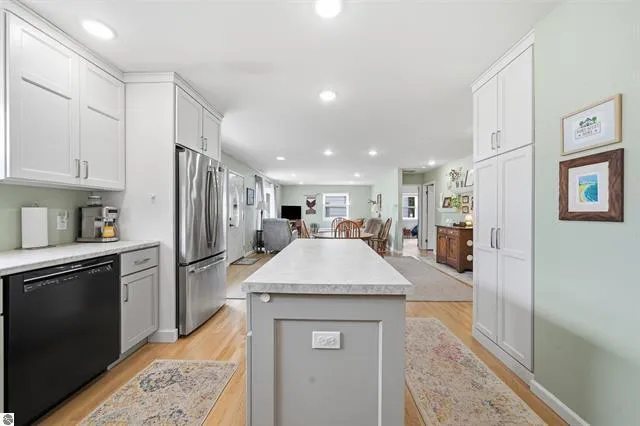 714 Sunset Lane Cadillac City, MI 49601