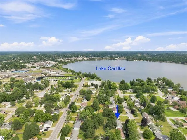 714 Sunset Lane Cadillac City, MI 49601
