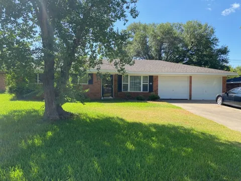 411 Leslie Drive