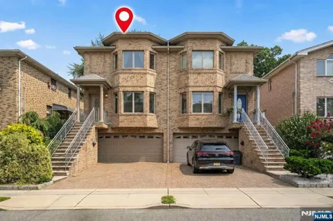 233 Knox Avenue C0001