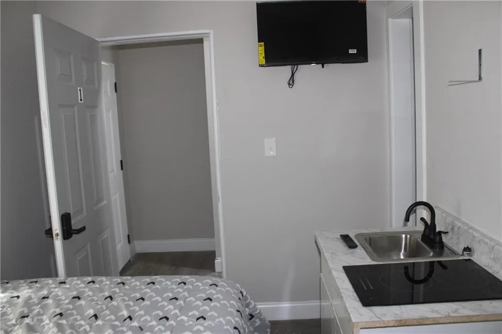 3937 Log Cabin Drive Macon, GA 31201