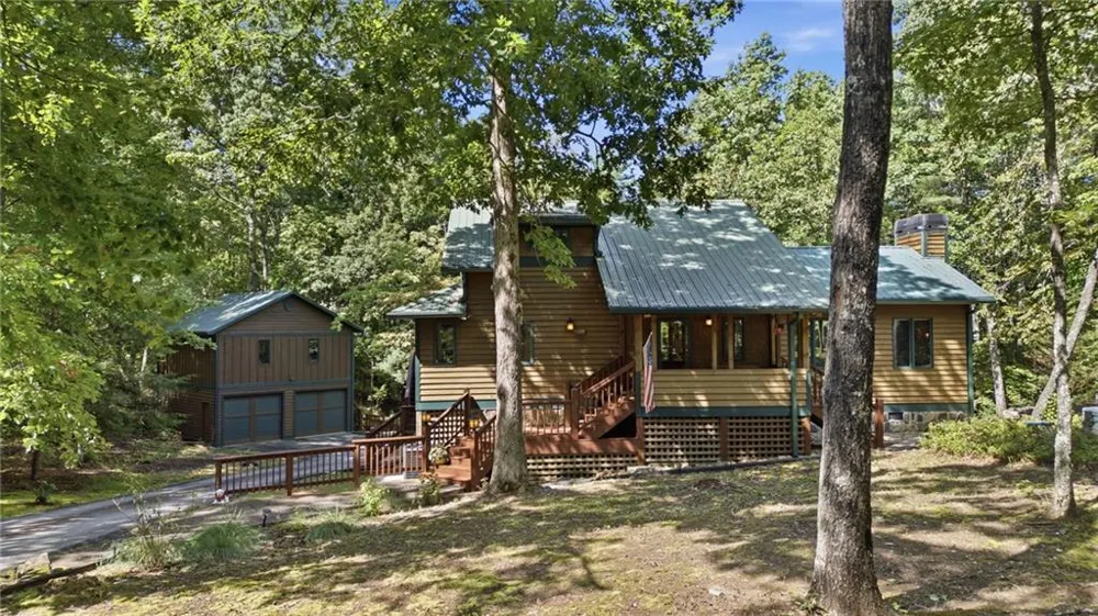 39 Brenary Drive Lakemont, GA 30552