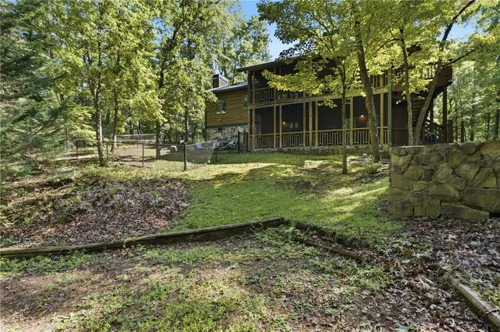 39 Brenary Drive Lakemont, GA 30552
