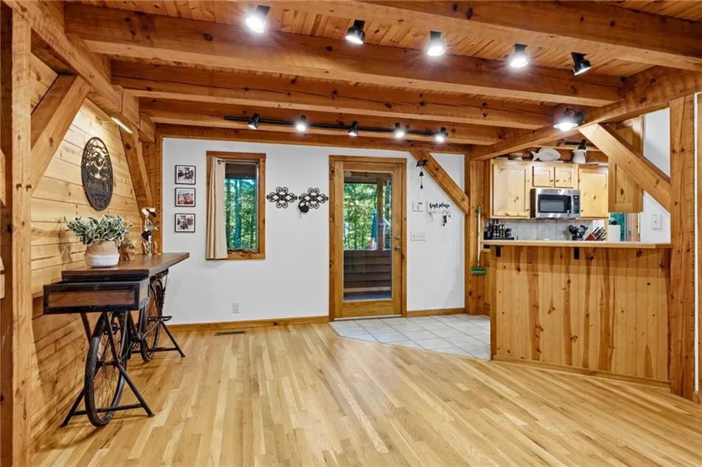 39 Brenary Drive Lakemont, GA 30552