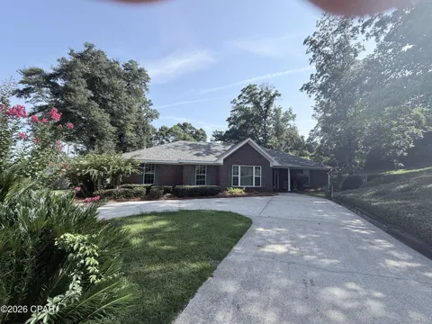 4616 Hillcrest Drive