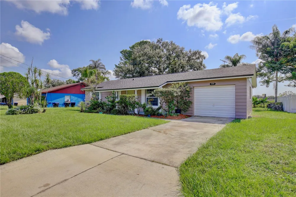 2319 CONTINENTAL BOULEVARD Orlando, FL 32808