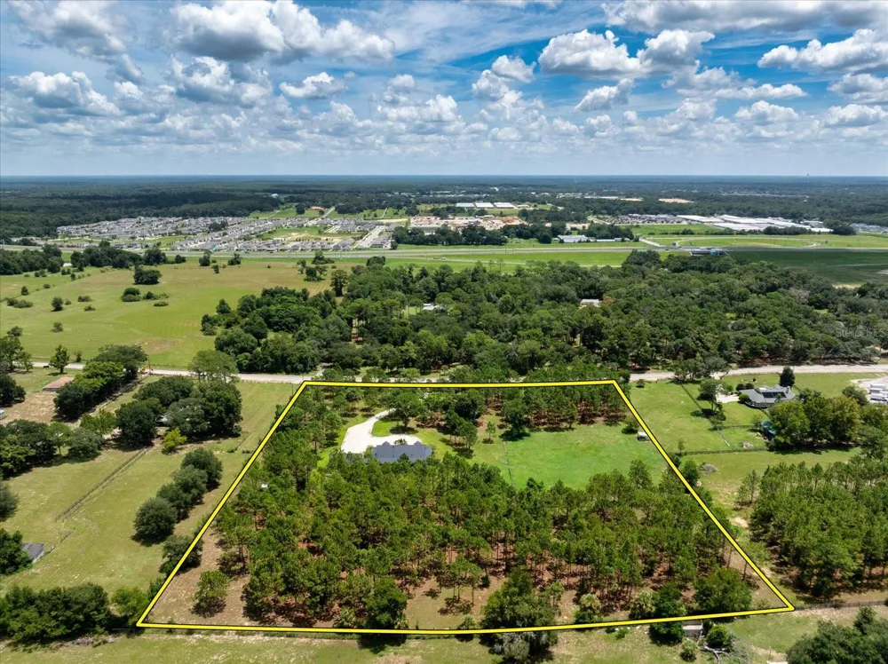 5208 EFFIE DRIVE Apopka, FL 32712